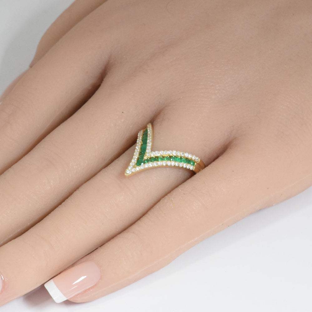 SPECIAL! .69ct G SI 14K Yellow Gold Diamond & Emerald Gemstones Band Ring Size 6.5