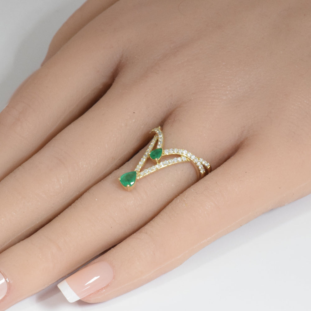 SPECIAL! .71ct G SI 14K Yellow Gold Diamond & Emerald Gemstones Band Ring Size 6.5