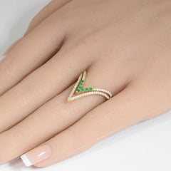 SPECIAL! .46ct G SI 14K Yellow Gold Diamond & Emerald "V" Shaped Gemstone Band Ring  Size 6.5