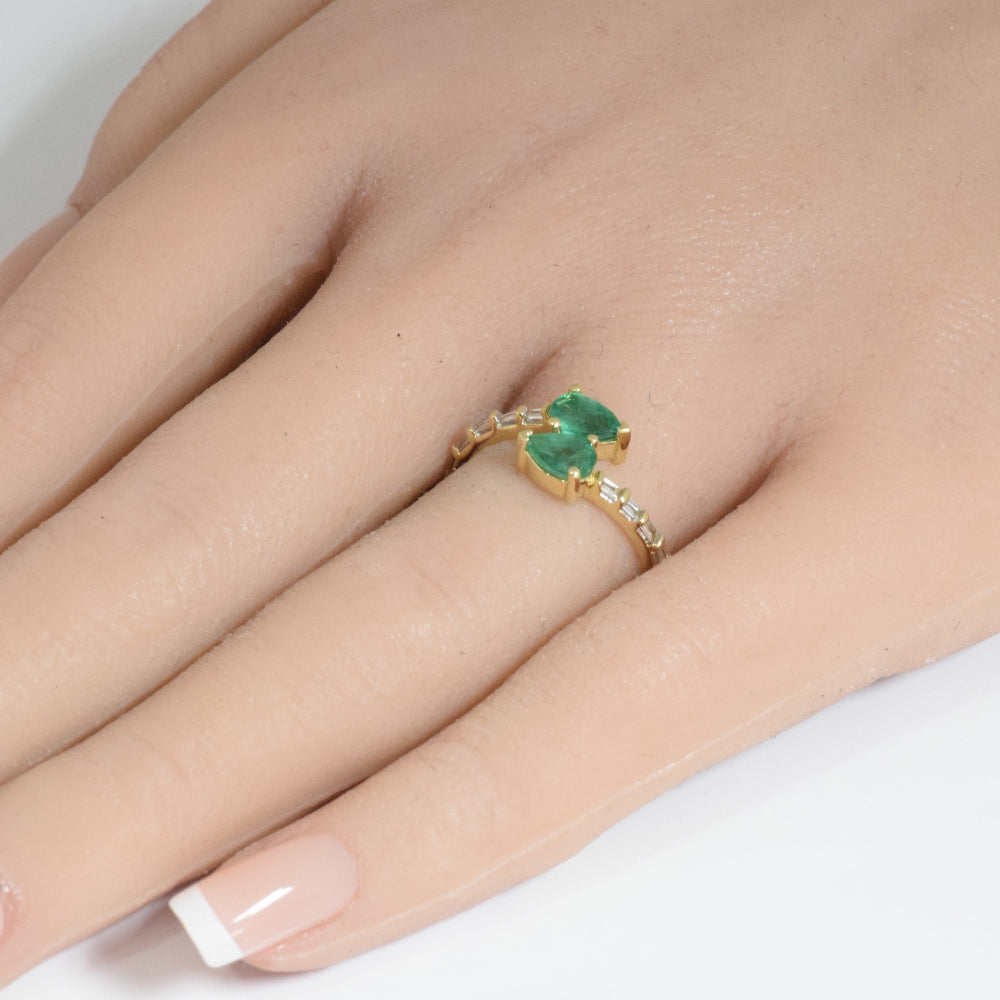 SPECIAL!.95ct G SI 14K Yellow Gold Diamond & Pear Shape Emerald Gemstone Ring Size 6.5