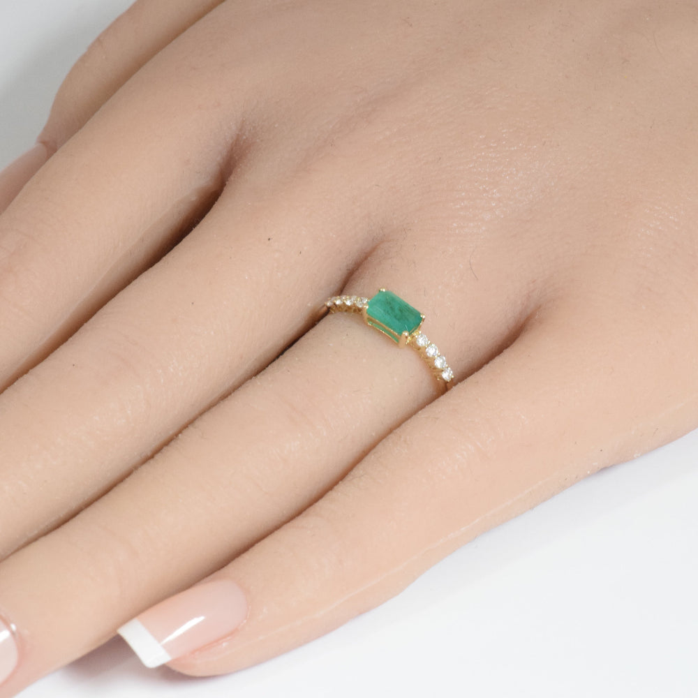 SPECIAL!.65ct G SI 14K Yellow Gold Diamond & Emerald Gemstone Ring Size 6.5