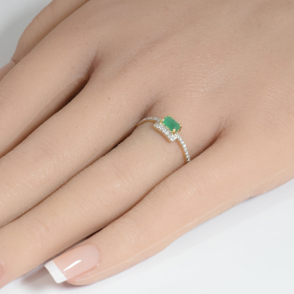 SPECIAL! .46ct G SI 14K Yellow Gold Diamond & Emerald Gemstone Band Ring Size 6.5