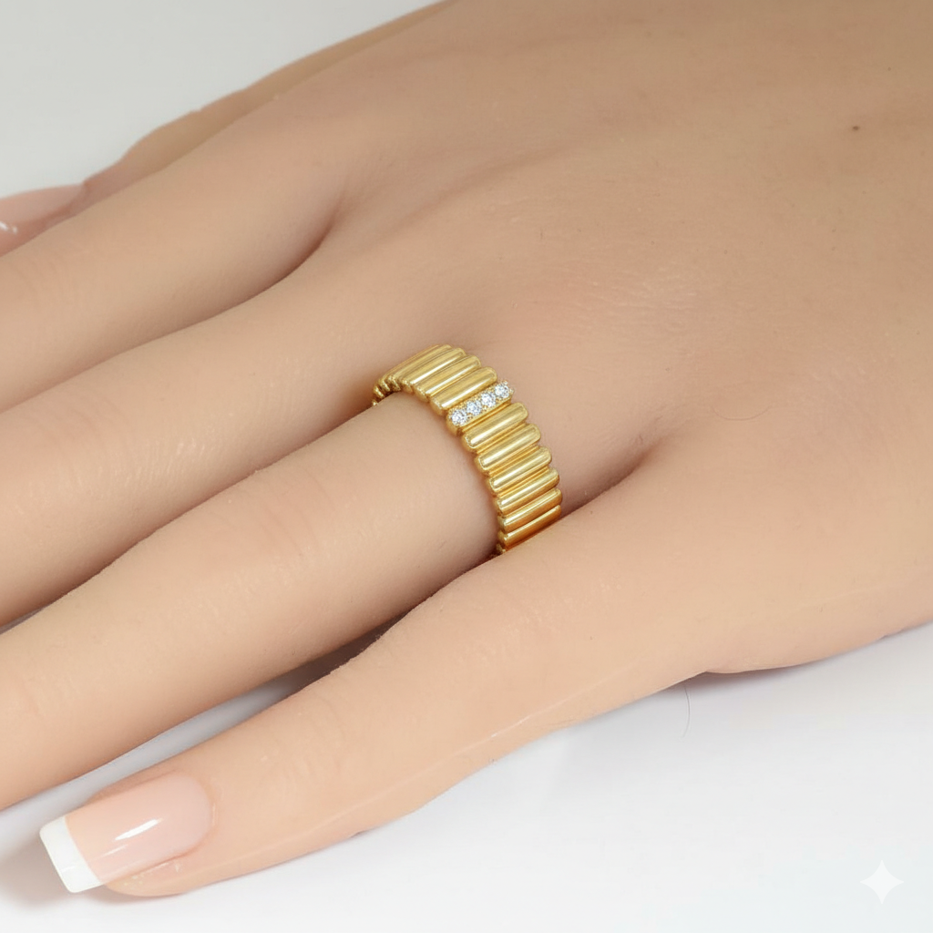SPECIAL! .10ct G SI 14kt Yellow Gold Round Diamond Fluted Band Ring Size 6.5