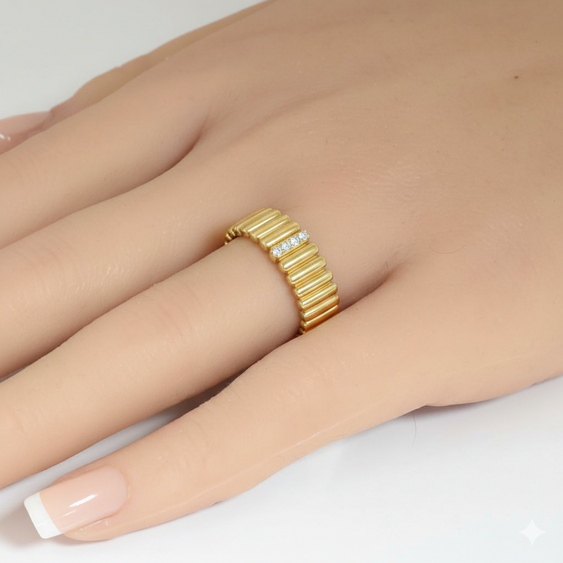 SPECIAL! .10ct G SI 14kt Yellow Gold Round Diamond Fluted Band Ring Size 6.5