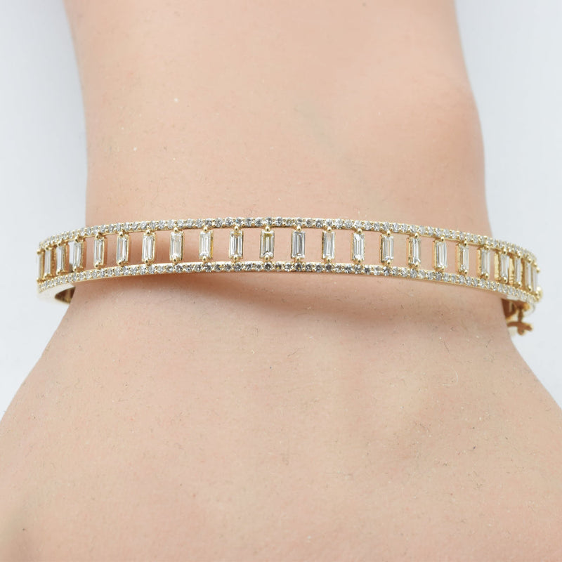 SPECIAL! 1.58ct G SI 14K Yellow Gold Round & Baguette Diamond Bangle Bracelet