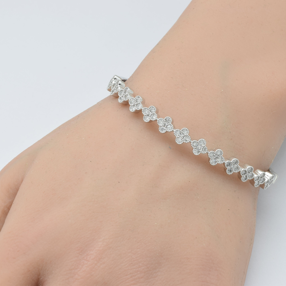 SPECIAL!1.36ct G SI 14K White Gold Diamond Clover Design Bangle Bracelet