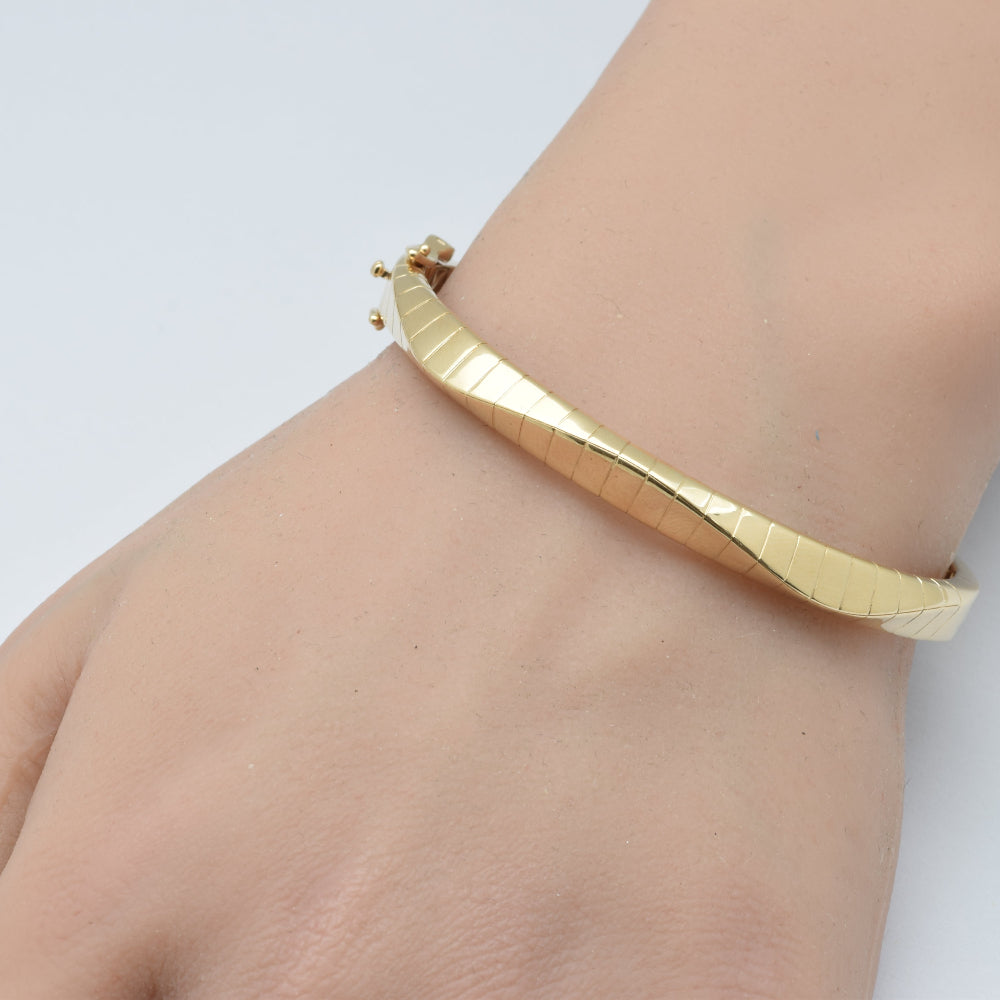 SPECIAL!14K Yellow Gold Modern Plain Bangle Bracelet