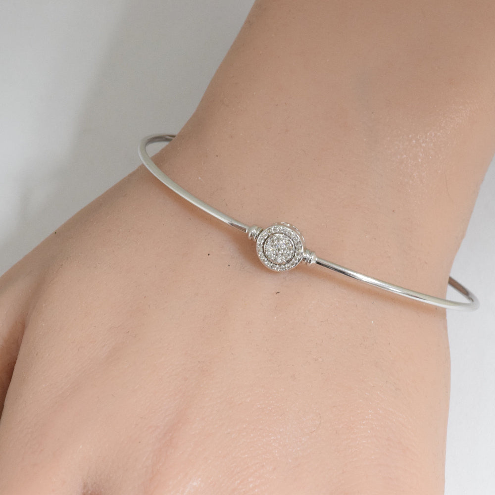 DIAMOND CLOSEOUT!  .11ct 14k White Gold Diamond Bangle Bracelet 7.25"