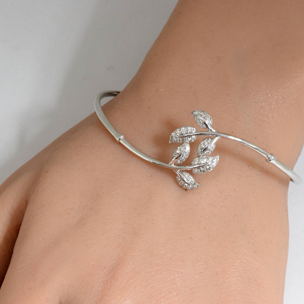 SPECIAL!.47ct G SI 14K White Gold Diamond Flexible Leaf Bangle Bracelet