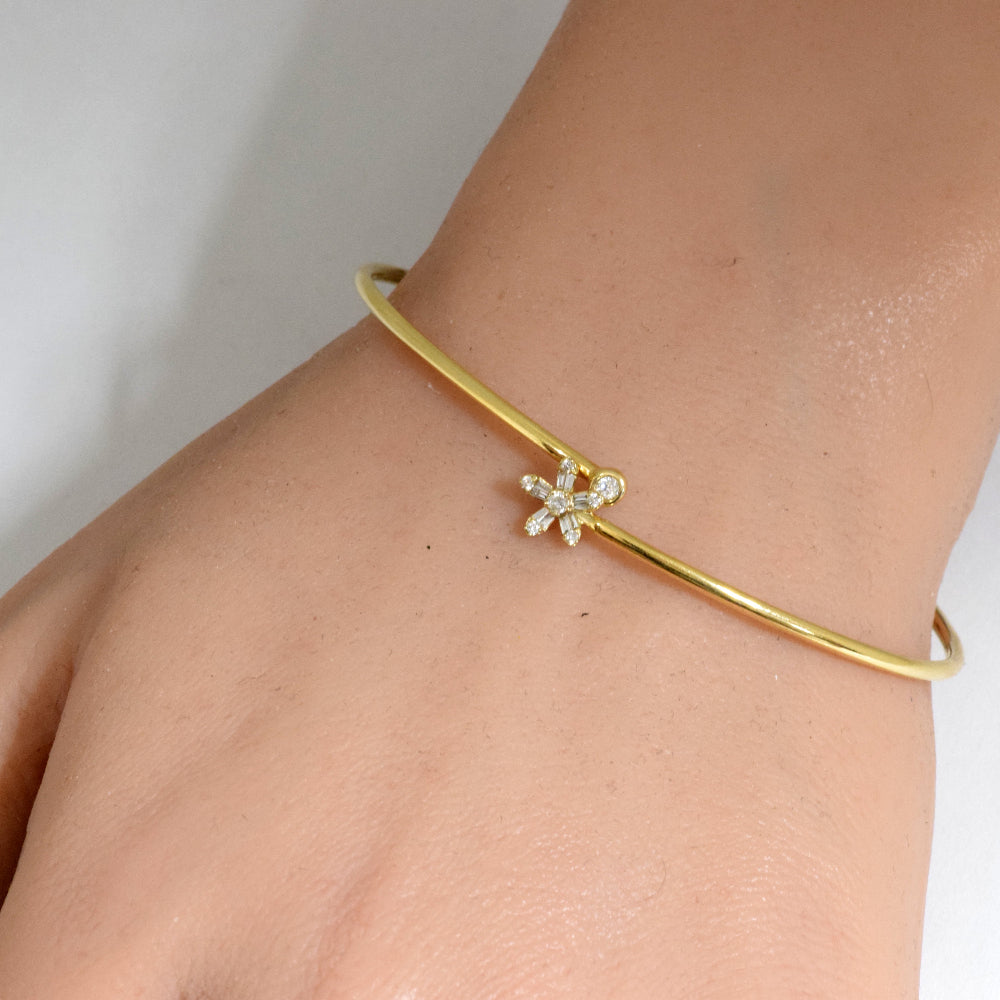 SPECIAL! .14ct G SI 14K Yellow Gold Diamond Flower Open Bangle Bracelet
