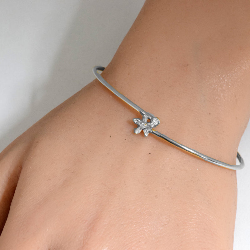SPECIAL! .14ct G SI 14K White Gold Diamond Flower Open Bangle Bracelet