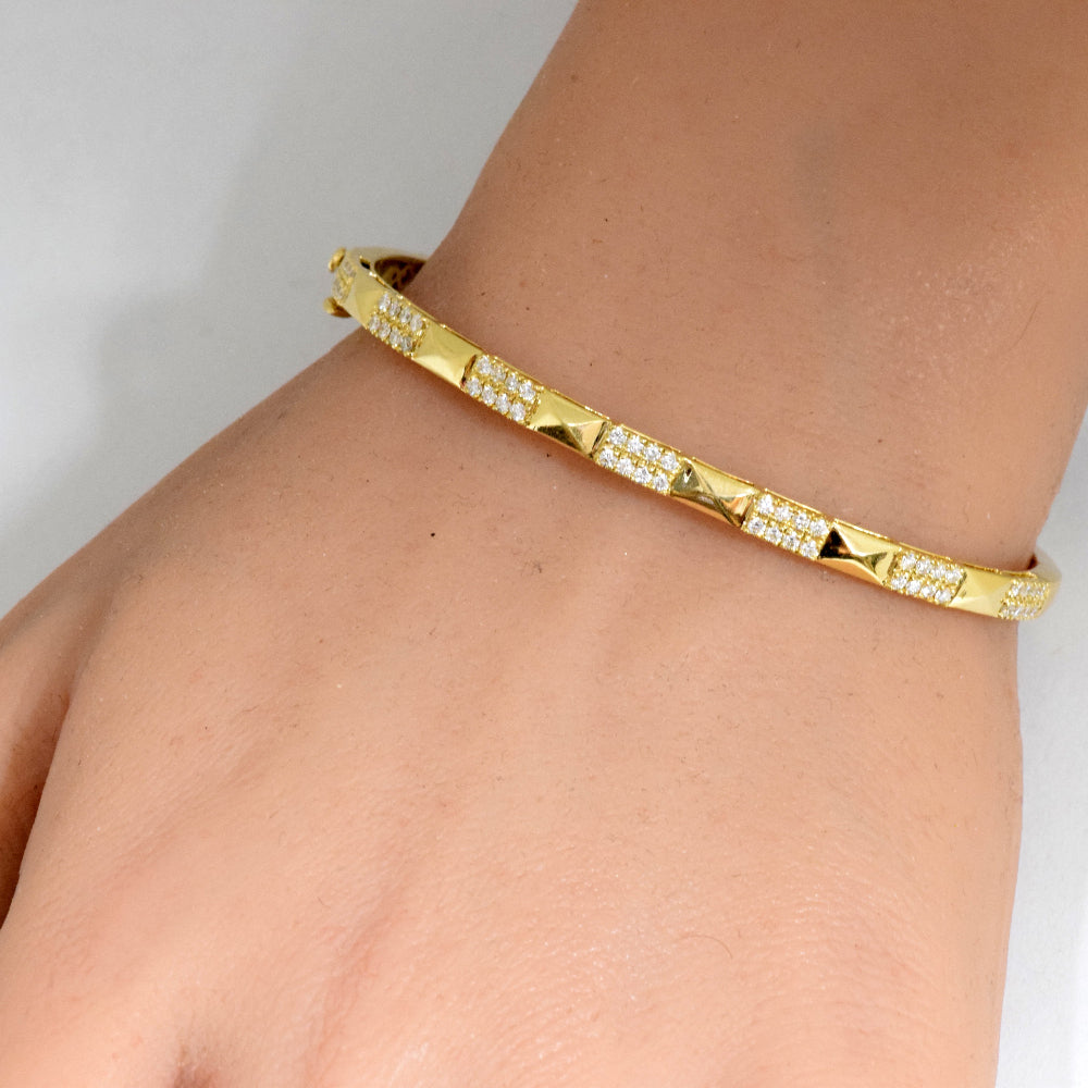 SPECIAL!.65ct G SI 14K Yellow Gold Diamond Studded Design Bangle Bracelet