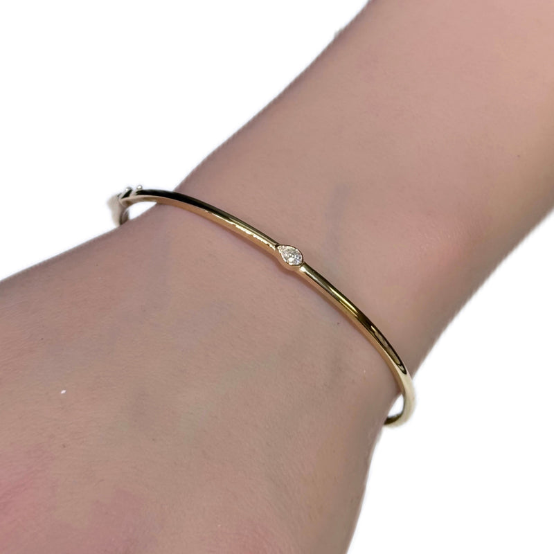 SPECIAL! .14ct G SI 14K Yellow Gold Pear Cut Diamond Bangle Bracelet