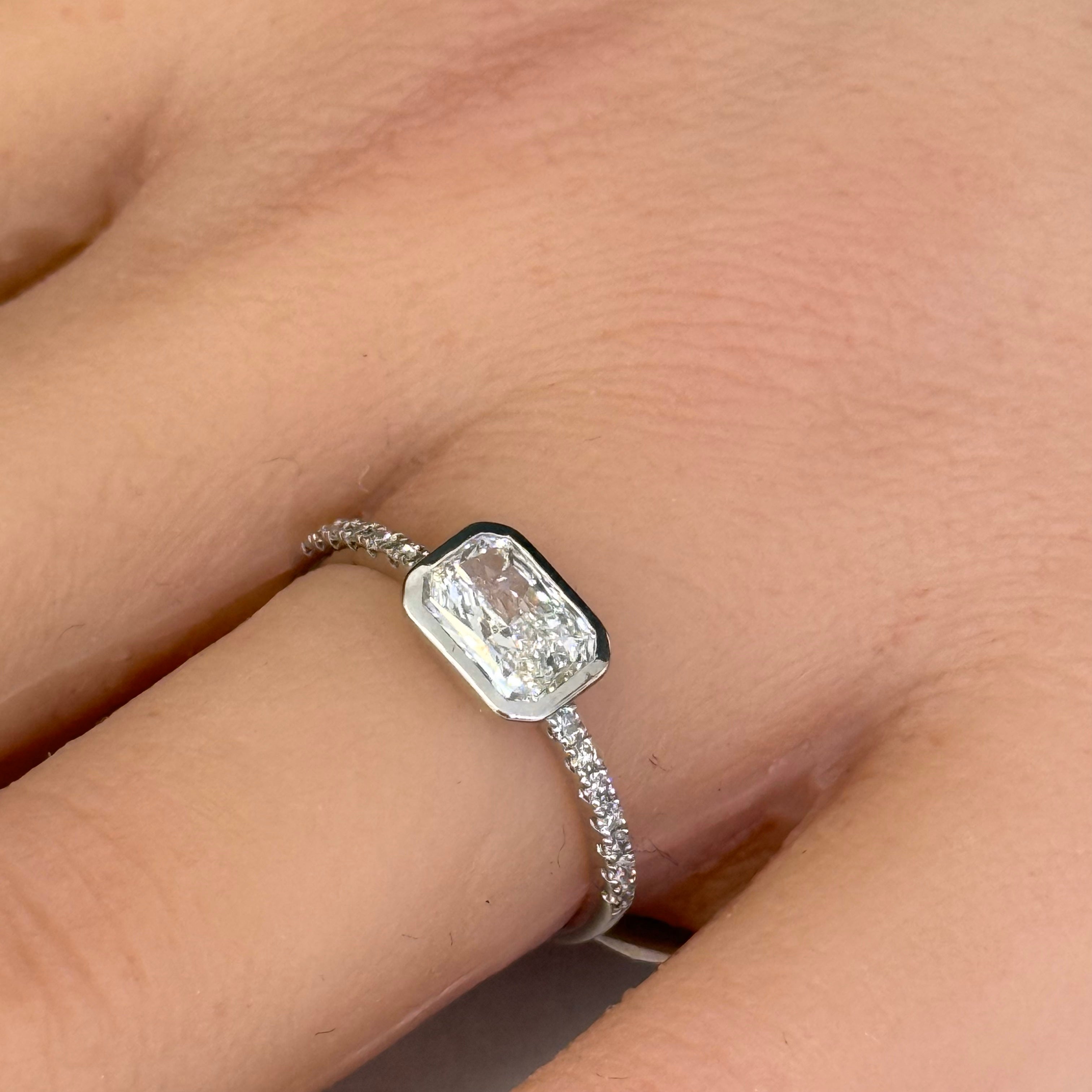 SPECIAL! 1.01ct White Gold Radiant Cut Diamond Engagement Ring